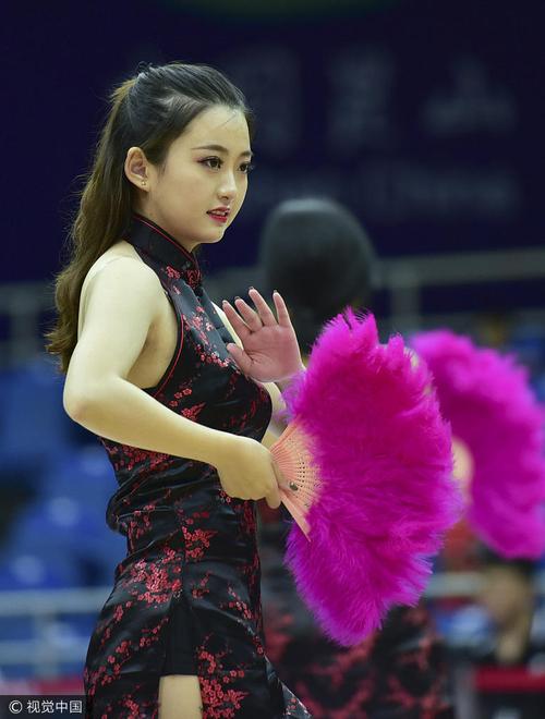 女性白色分泌物多发黄是怎么回事的相关介绍